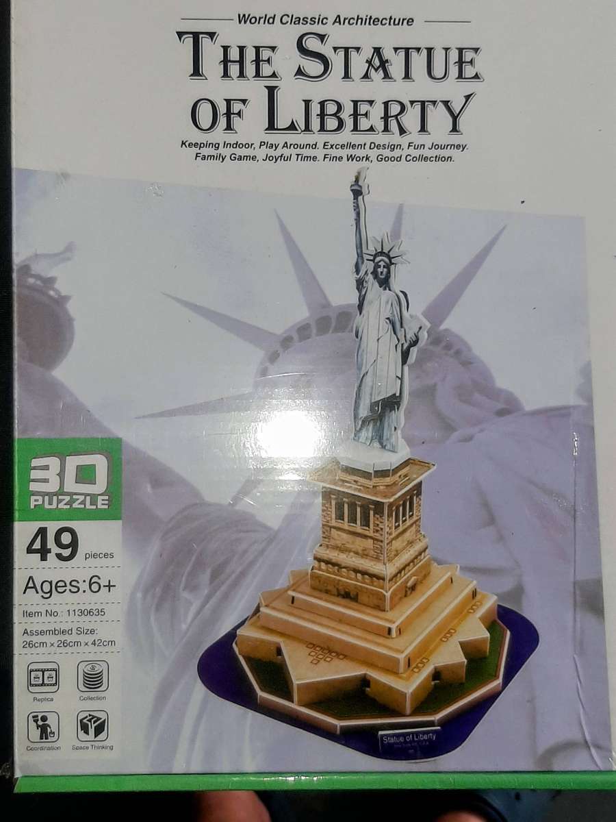 3D puzzles of famous landmarks, including the Statue of Liberty and the Eiffel Tower. These are manu