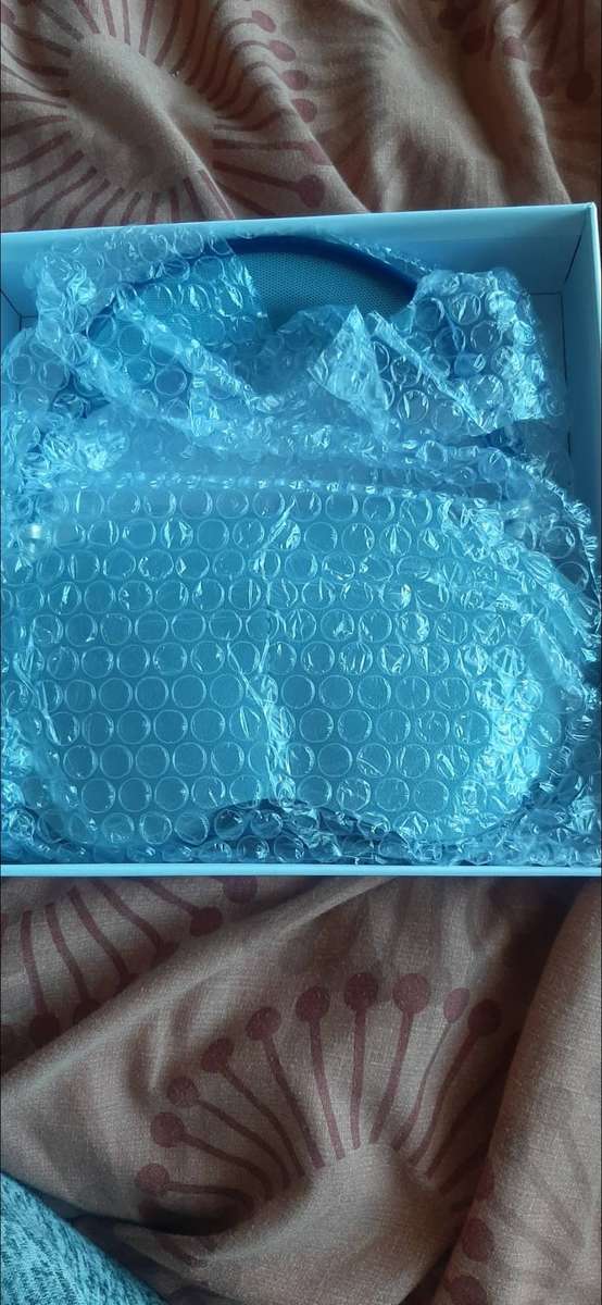 Apple iarpods reproduction..Not original.Bluetooth