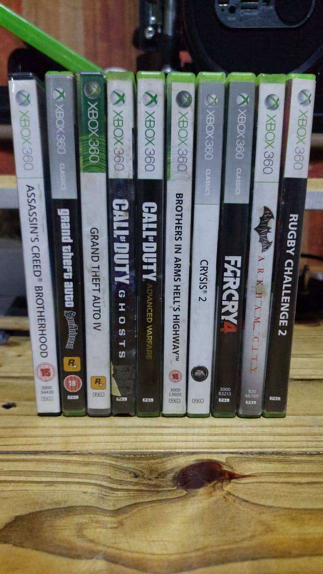 Xbox 360 + 9 Games bundle