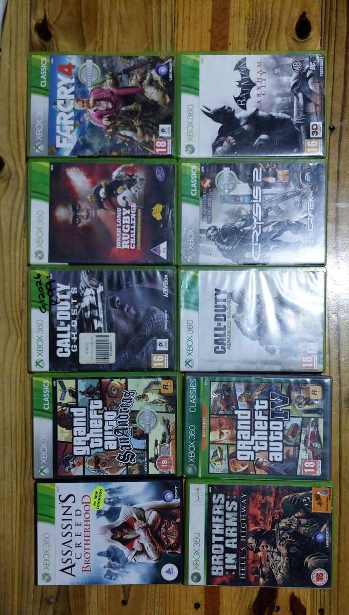 Xbox 360 + 9 Games bundle