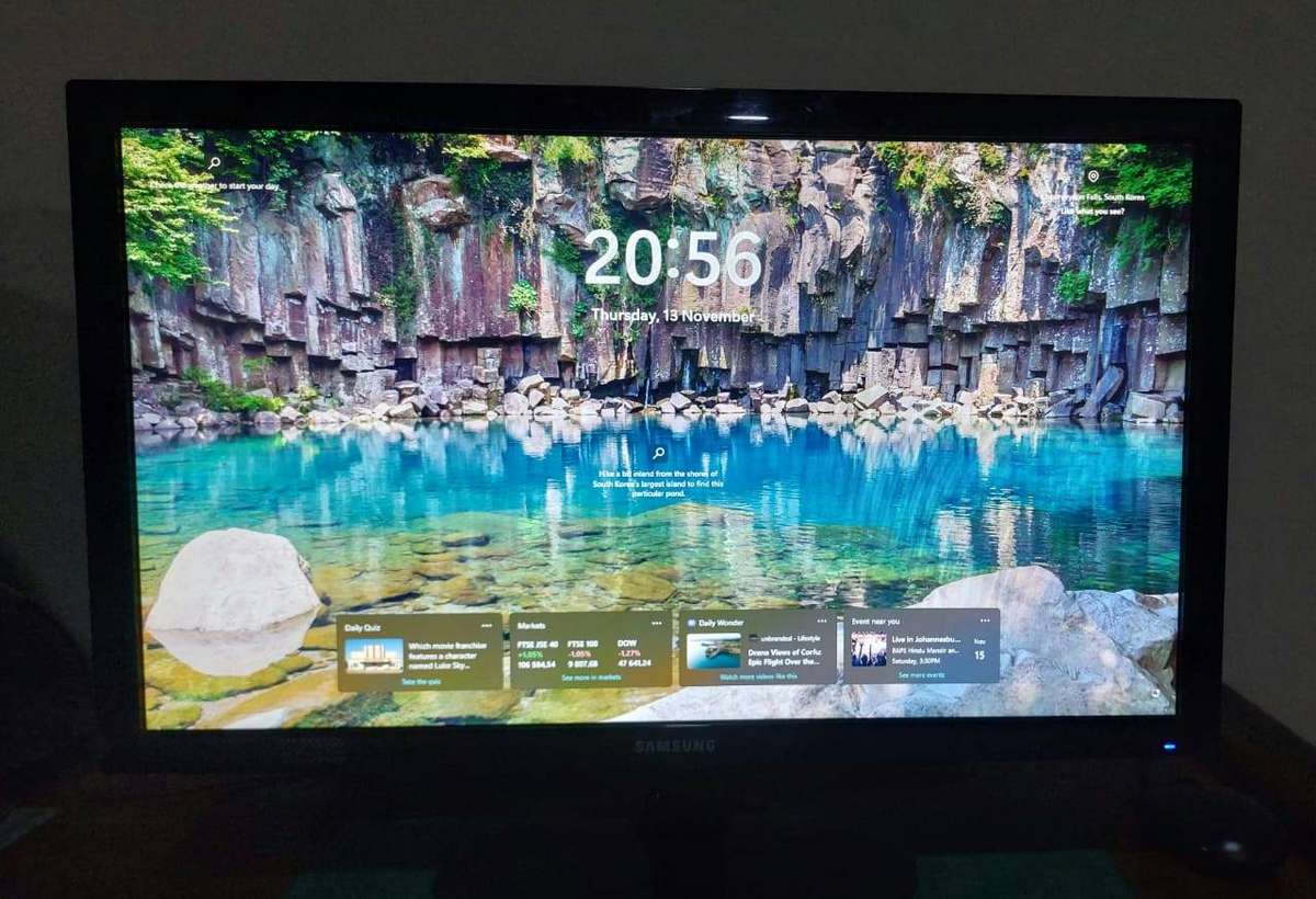 Samsung S24D300 monitor