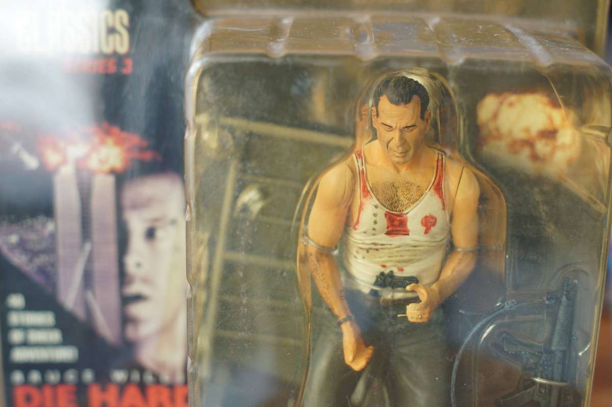 NECA Cult Classics Series 3 - Die Hard John McClane Figure (Sealed, Yellowed Box)