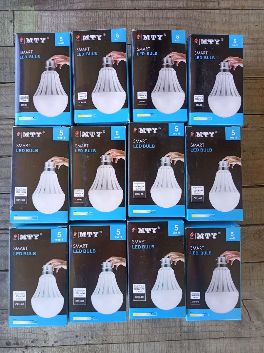 12 x 5w Loadshedding / Emergency Rechargeable Lightbulbs - One bid for all
