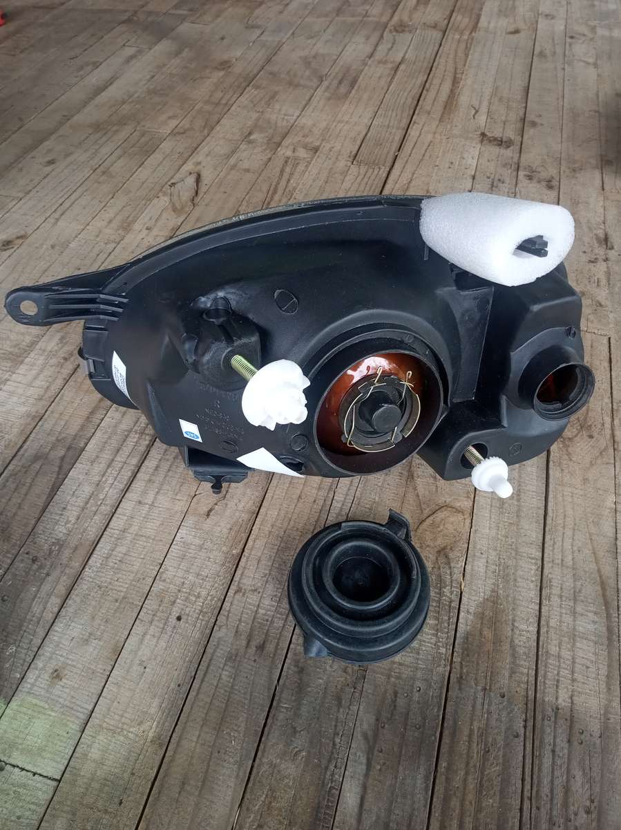 Opel Corsa B Replacement Headlight 96-00 (Righthand side)