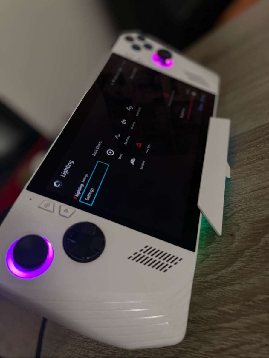 Asus ROG Ally Z1 Extreme + JSAUX RGB Dock