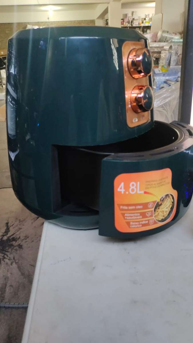 4.8L Air Fryer 1350W-GREEN