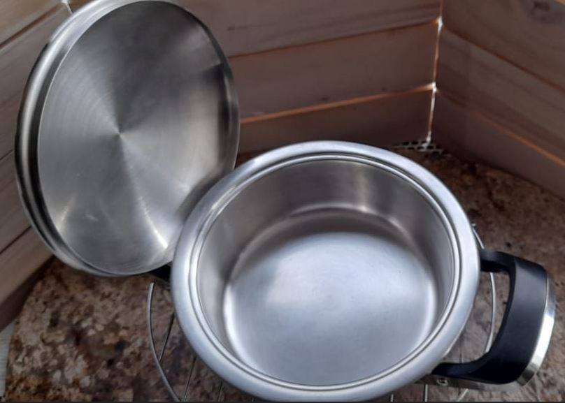 AMC Star Range 16cm Pot (1981)  Vintage Collectible with Original Lid
