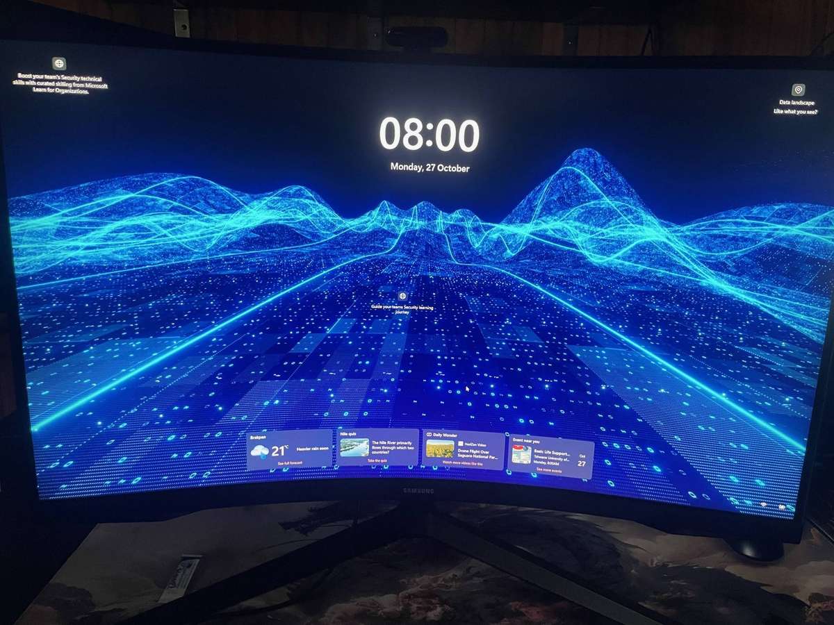 Samsung Odyssey G5 Curved HDR 10 32"QHD Gaming 165Hz Monitor
