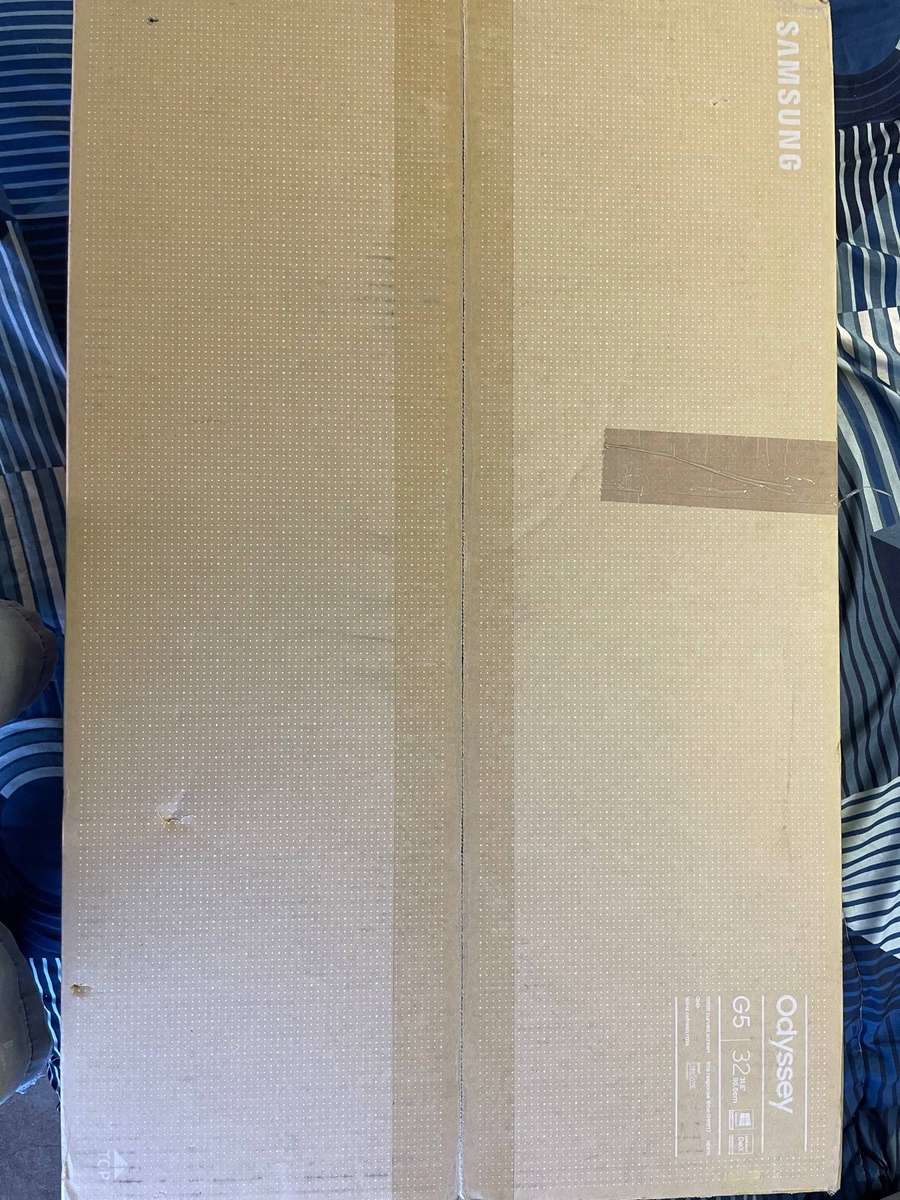 Samsung Odyssey G5 Curved HDR 10 32"QHD Gaming 165Hz Monitor