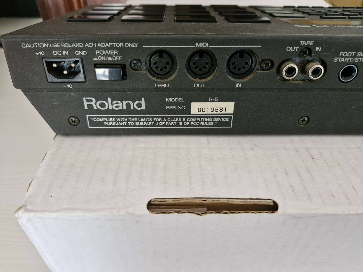 Roland R-5 - Human Rhythm Composer Drum Machine - with Power Supply - Vintage