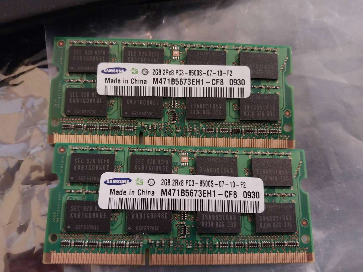 Used Samsung PC3 (DDR3) 8500 (1066 MHz) 204-pin 2 GB SO-DIMM memory modules (PAIR)