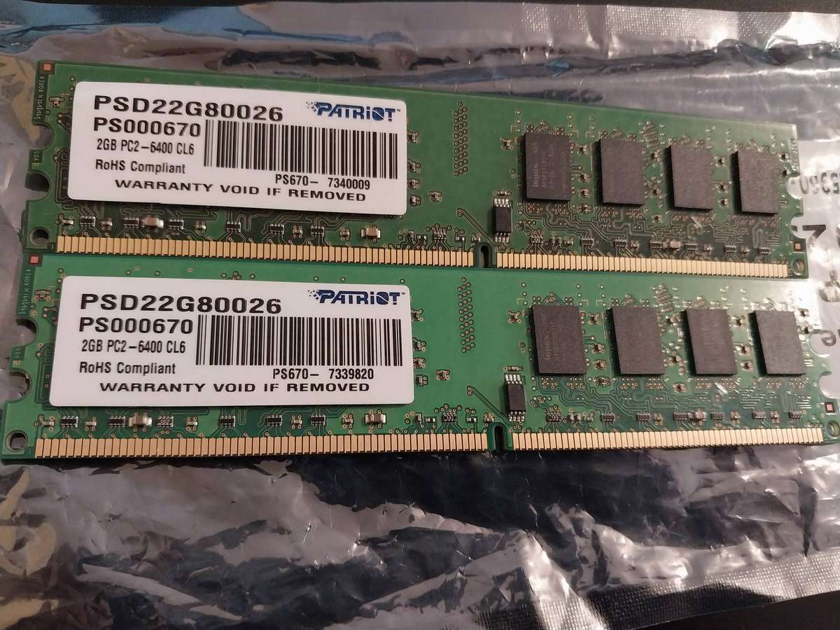 Used Patriot PC2 (DDR2) 6400/800 MHz CL6 2 GB DIMM memory modules