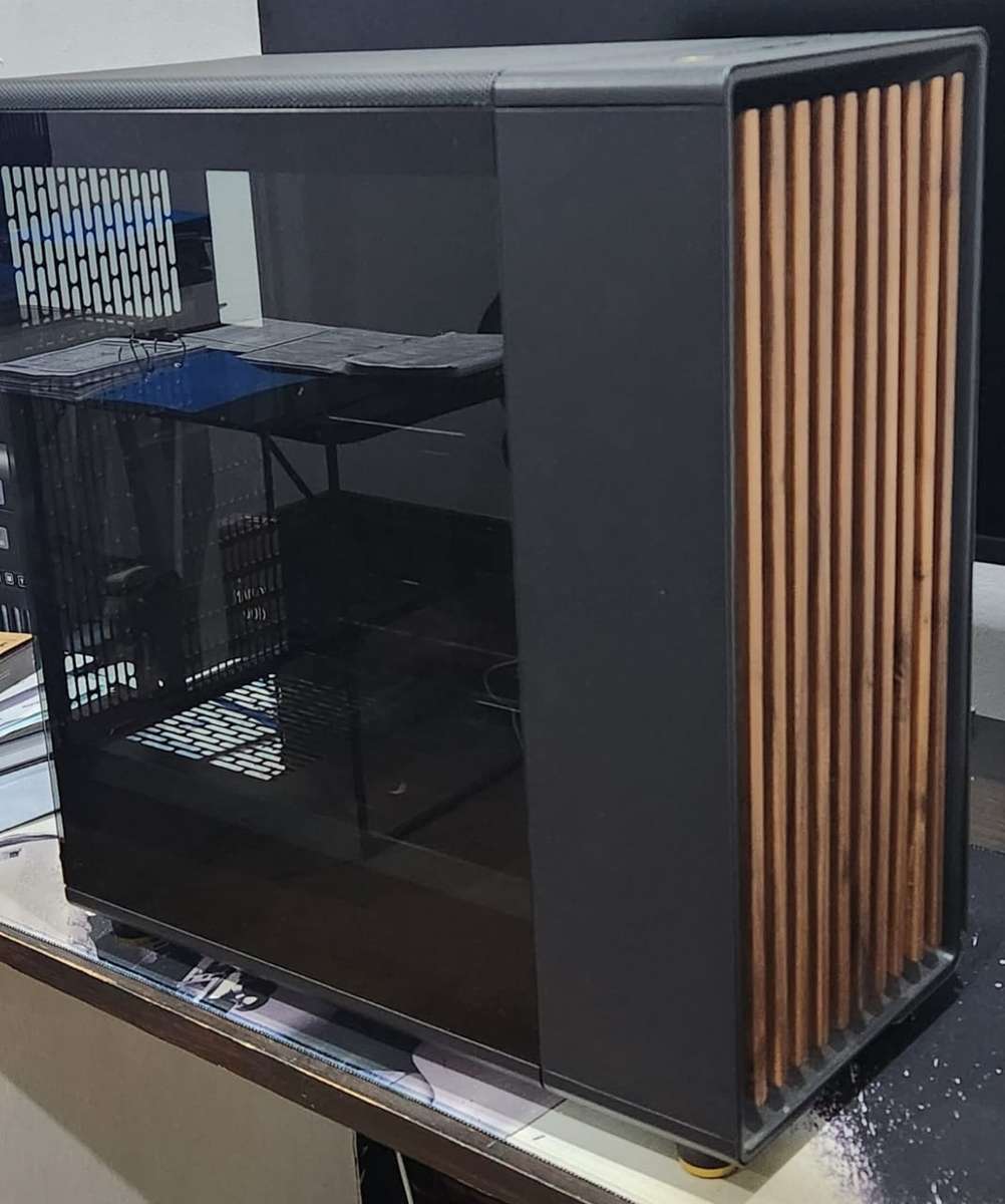 Fractal North computer case