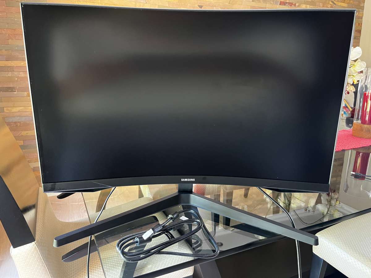 Samsung Odyssey G5 (27" Curved Gaming Monitor)