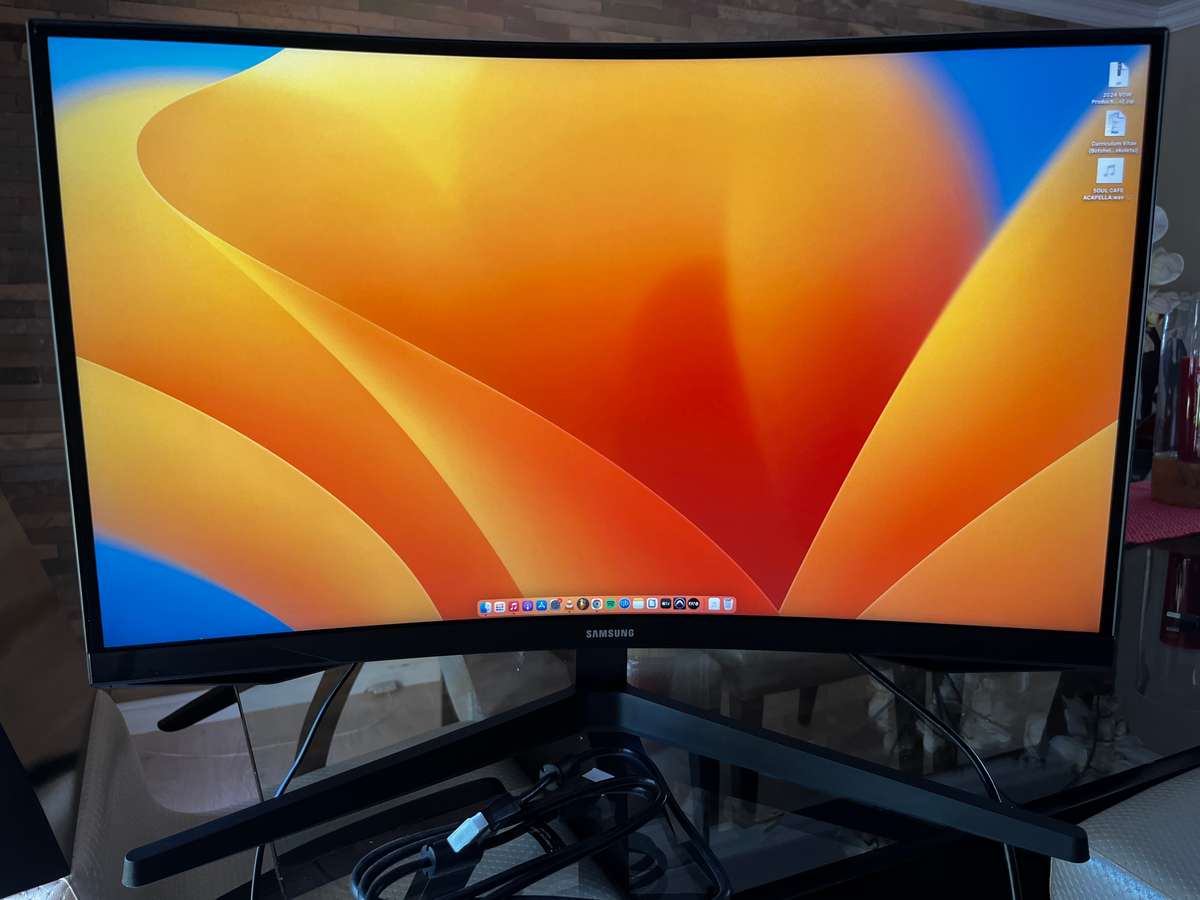 Samsung Odyssey G5 (27" Curved Gaming Monitor)