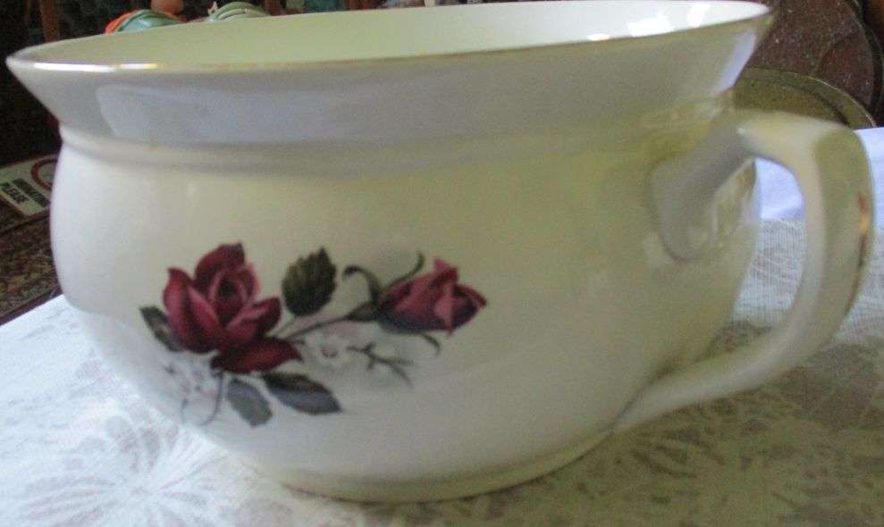 LARGE PORCELAIN BESWICK WARE  CHAMBER POT  MADE IN ENGLAND