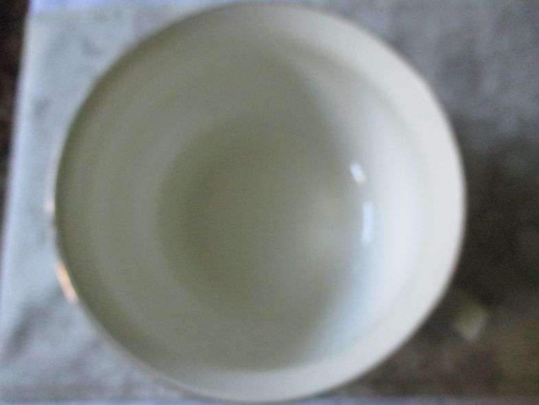 LARGE PORCELAIN BESWICK WARE  CHAMBER POT  MADE IN ENGLAND