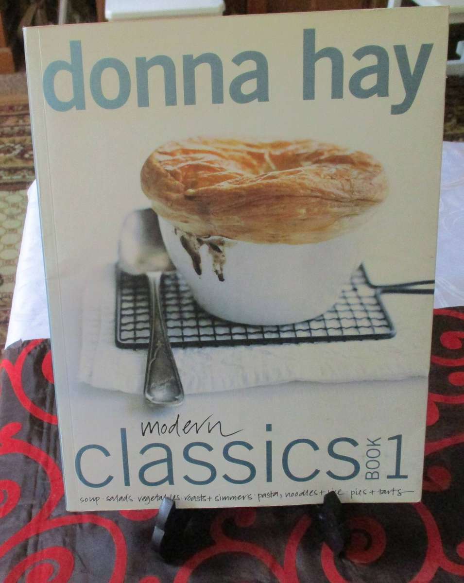 MODERN CLASSICS - BOOK 1 - DONNA HAY