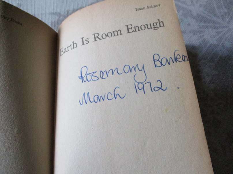 EARTH IS ROOM ENOUGHT - ASIMOV