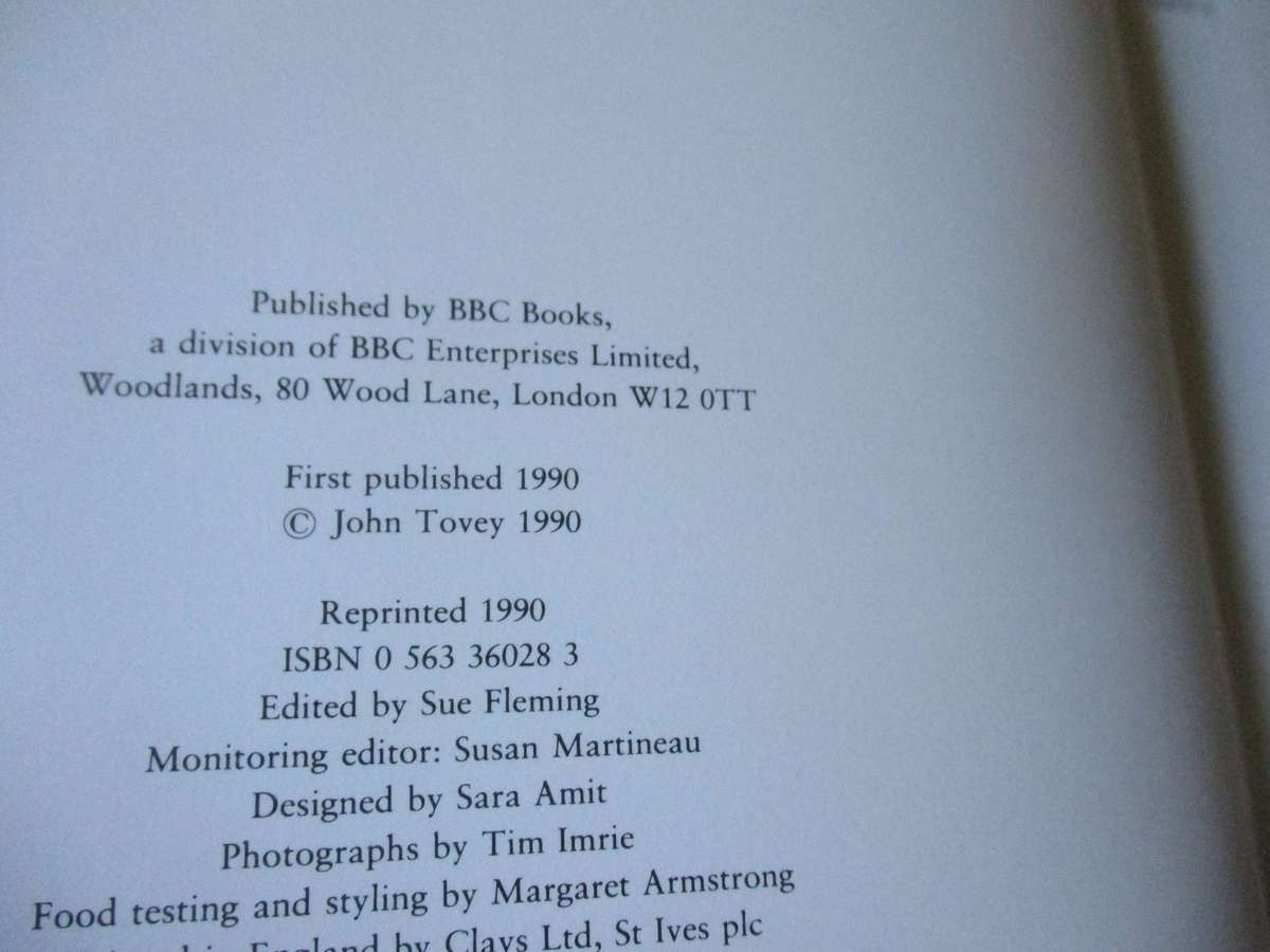 RADIOTIMES STEP-BY-STEP ALL-COLOUR COOKBOOK - JOHN TOVEY