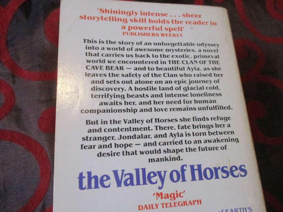 VALLEY OF HORSES - JEAN M AUEL