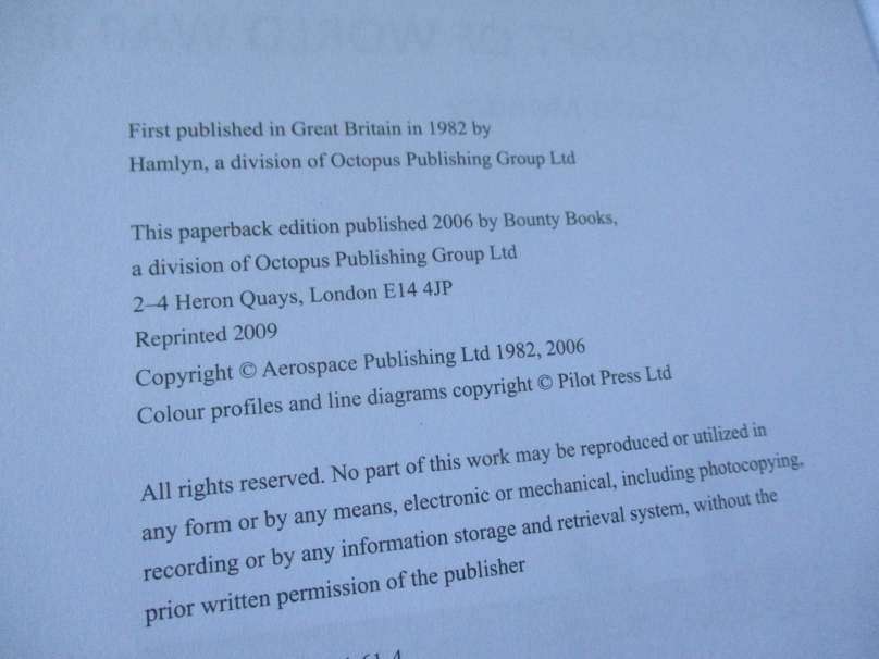 AMERICAN AIRCRAFT OF WORLD WAR II -THE HAMLYN CONCISE GIDE TO - BY DAVID MONDEY