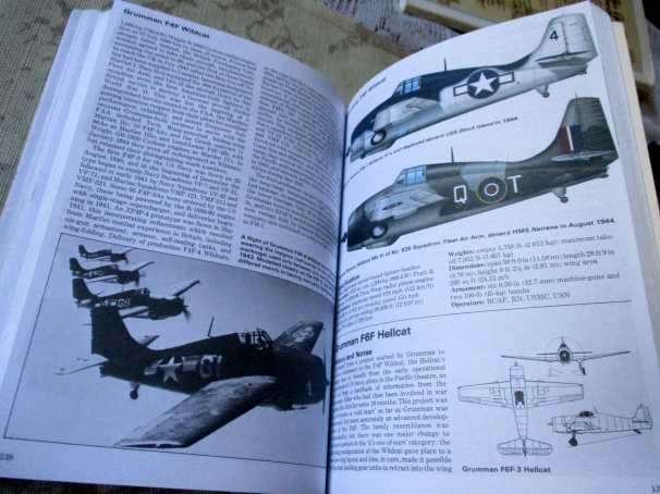 AMERICAN AIRCRAFT OF WORLD WAR II -THE HAMLYN CONCISE GIDE TO - BY DAVID MONDEY