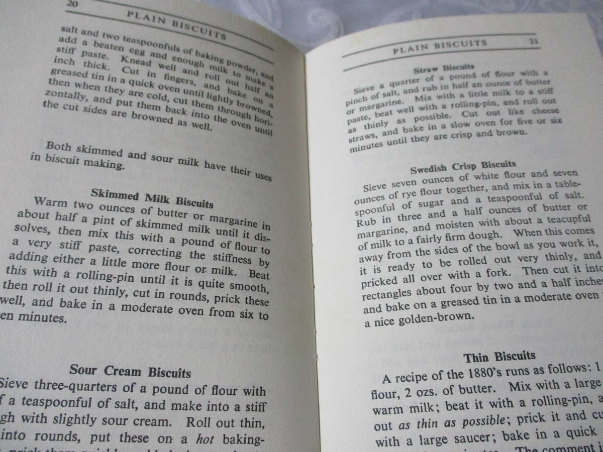BISCUITS - AMBROSE HEATH