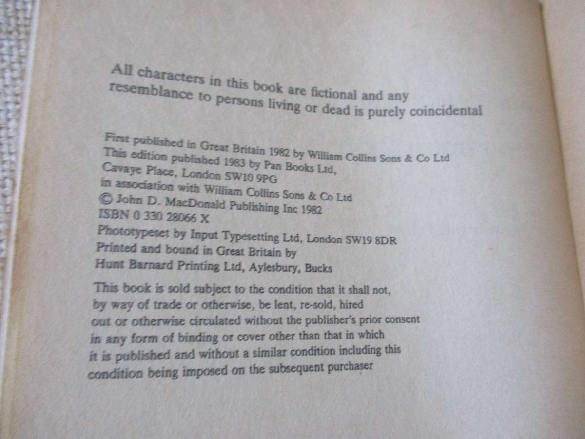 CINNAMON SKIN - JOHN D MACDONALD