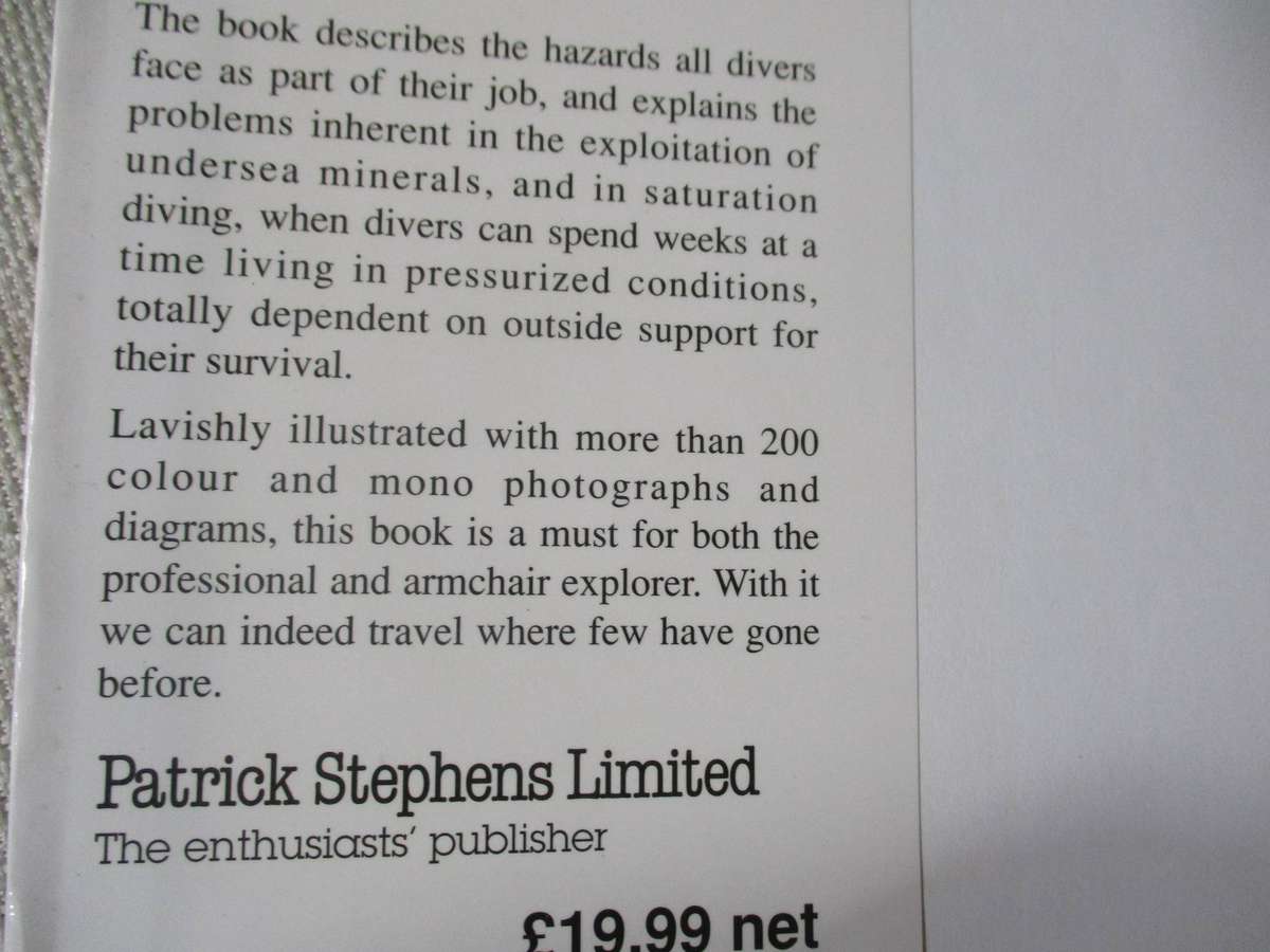 EXPLORING THE DEEP - THE QUEST TO CONQUER EARTH'S LAST FRONTIER - MICHAEL WELHAM