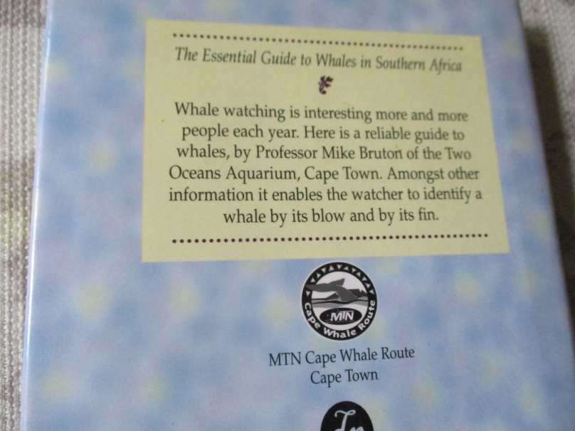 THE ESSENTIAL GUIDE TO WHALES IN SOUTHERN AFRICA - MIKE BRUTON