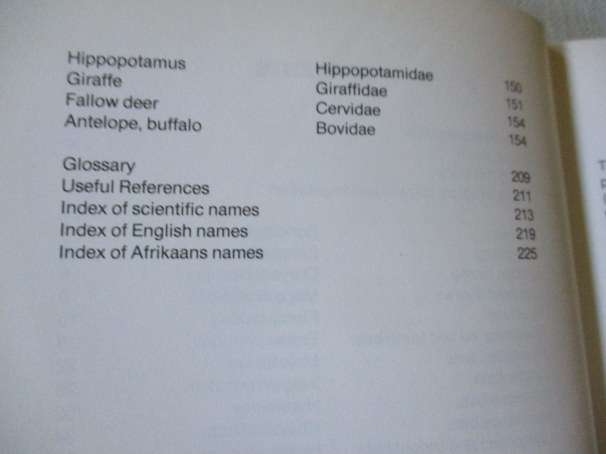 THE MAMMALS OF SOUTHERN AFRICA - A FIELD GUIDE - REAY H N SMITHERS