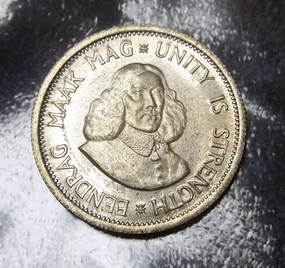 RSA 10 Cents 1963 - aUNC condition