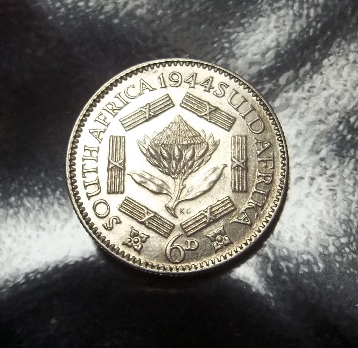 Union Sixpence 1944 - aUNC condition