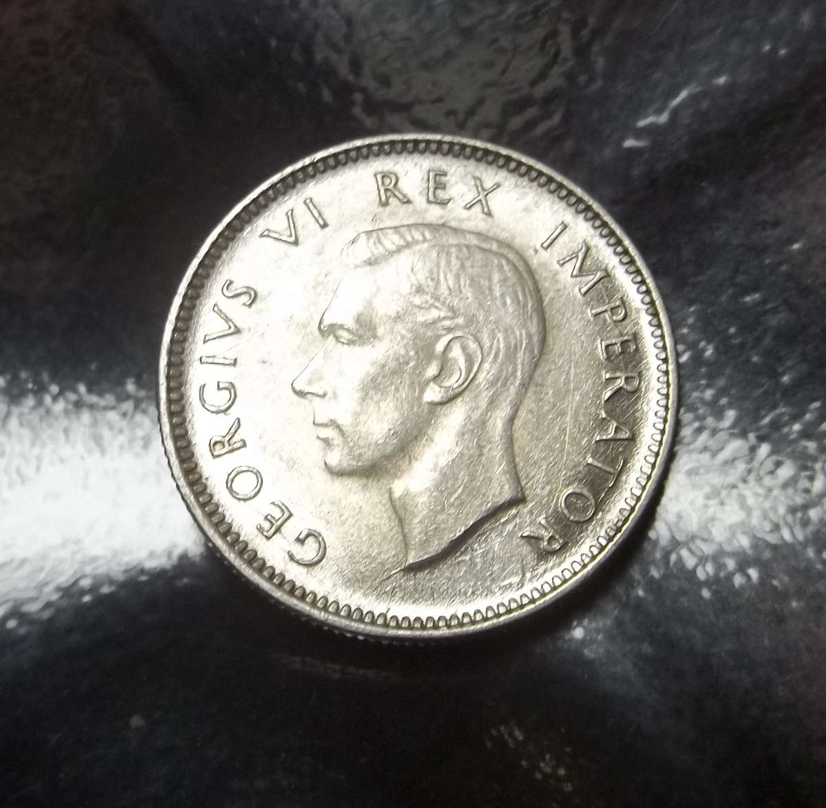 Union Sixpence 1944 - aUNC condition