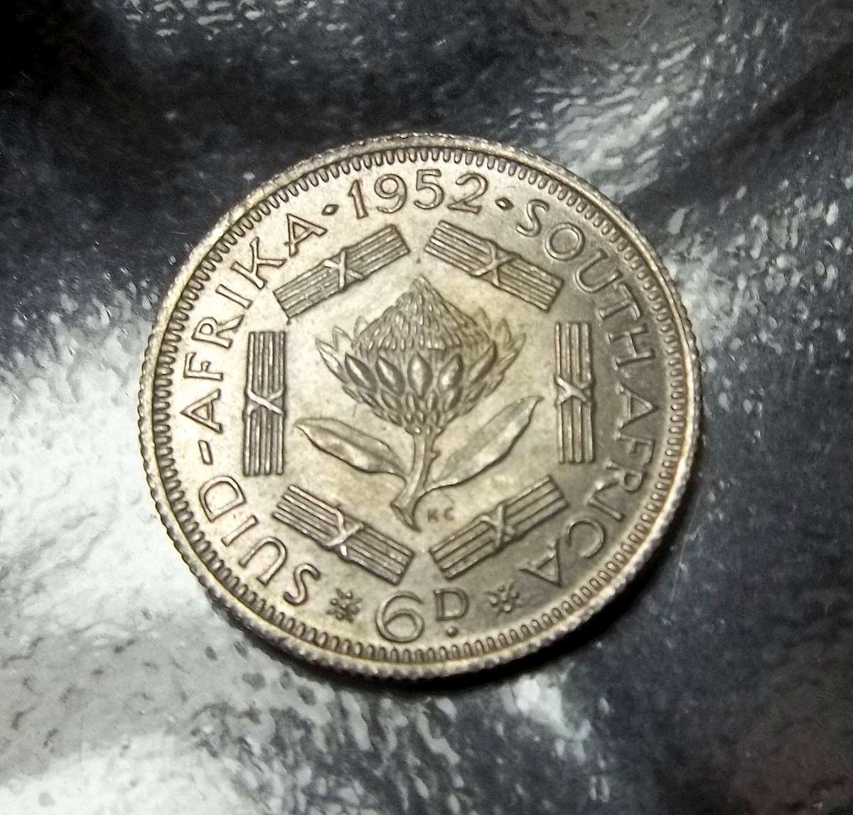 Union Sixpence 1952 - aUNC condition