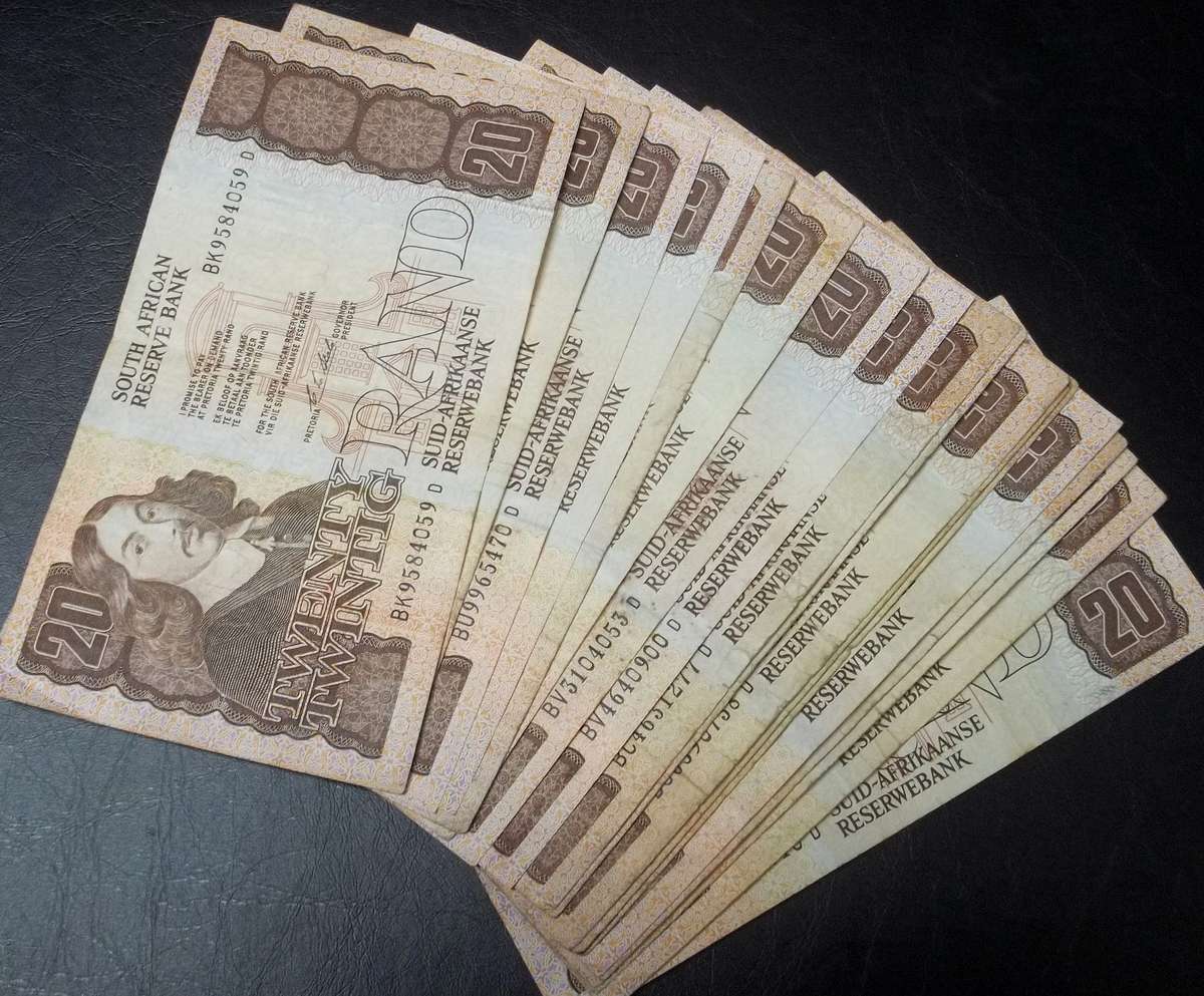 **R1 Auction** SA 20 Rand early 1990's x18 - bid per note