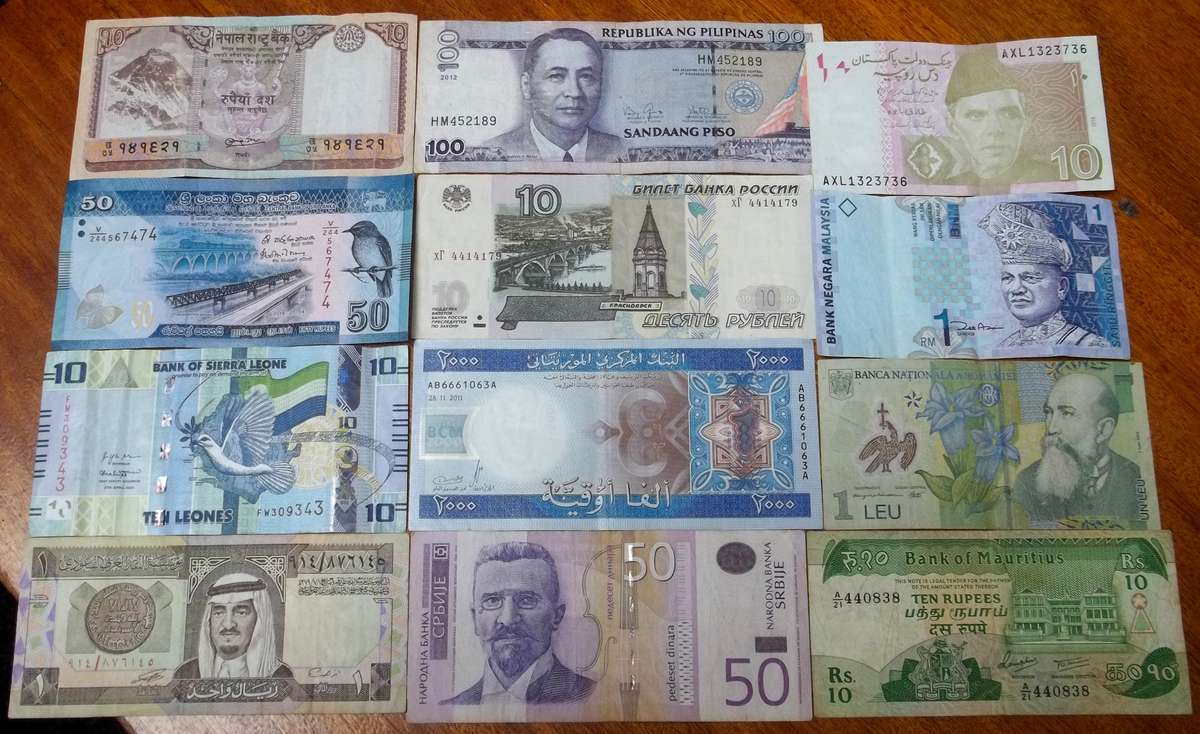 Lot of 12 International bank notes