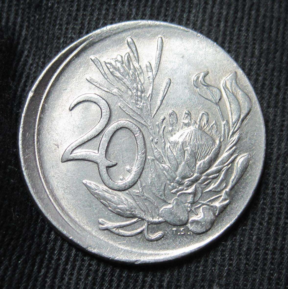 *R1 Auction* RSA 20 Cents 1977 - Misstrike Error