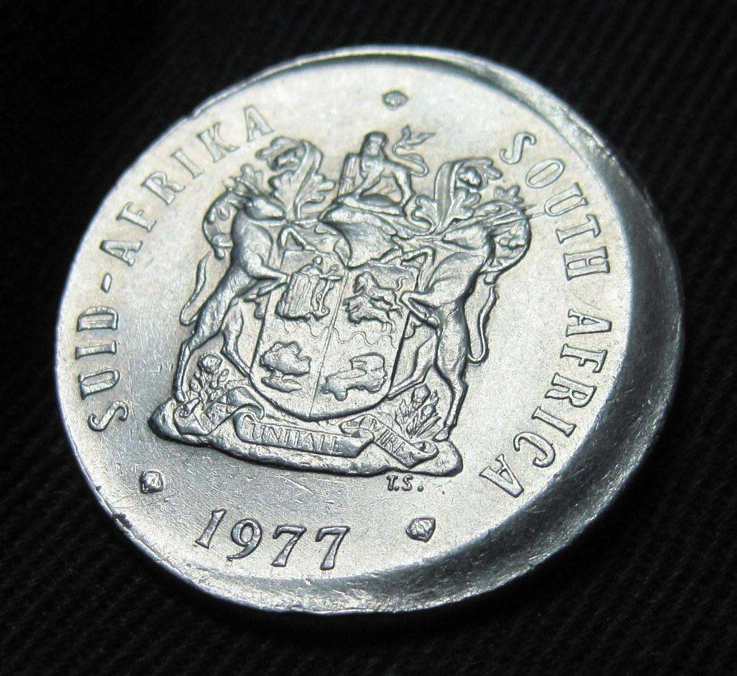 *R1 Auction* RSA 20 Cents 1977 - Misstrike Error