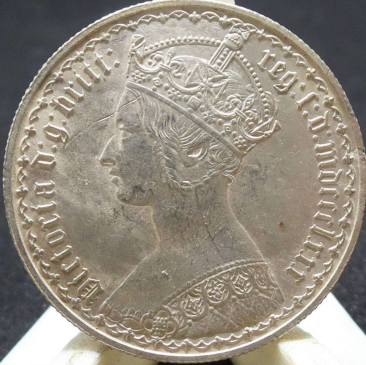 UK - 1880 Gothic Florin - Excellent condition