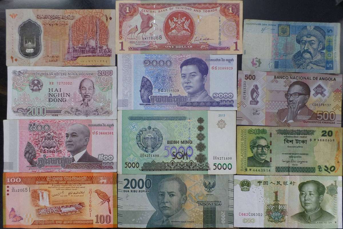 Lot of 12 International bank notes
