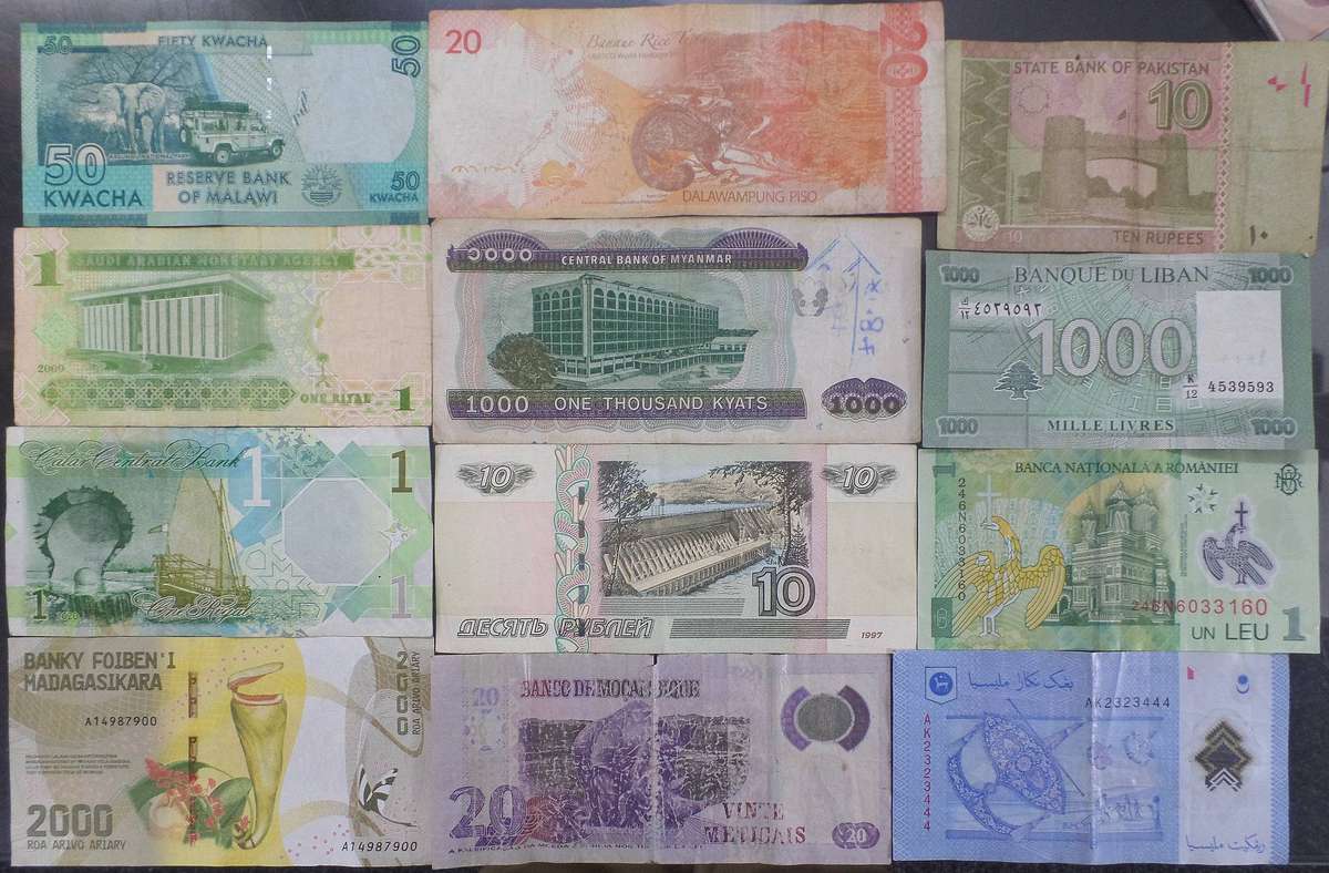 Lot of 12 International bank notes