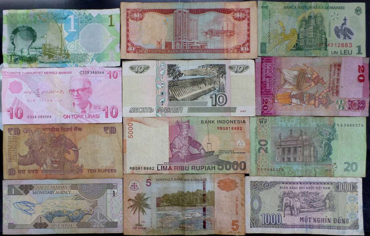 Lot of 12 International bank notes