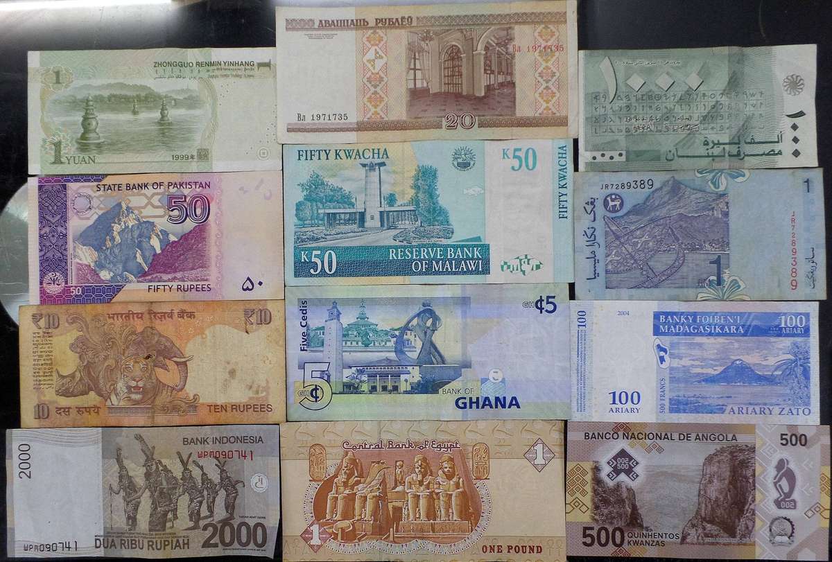 Lot of 12 International bank notes
