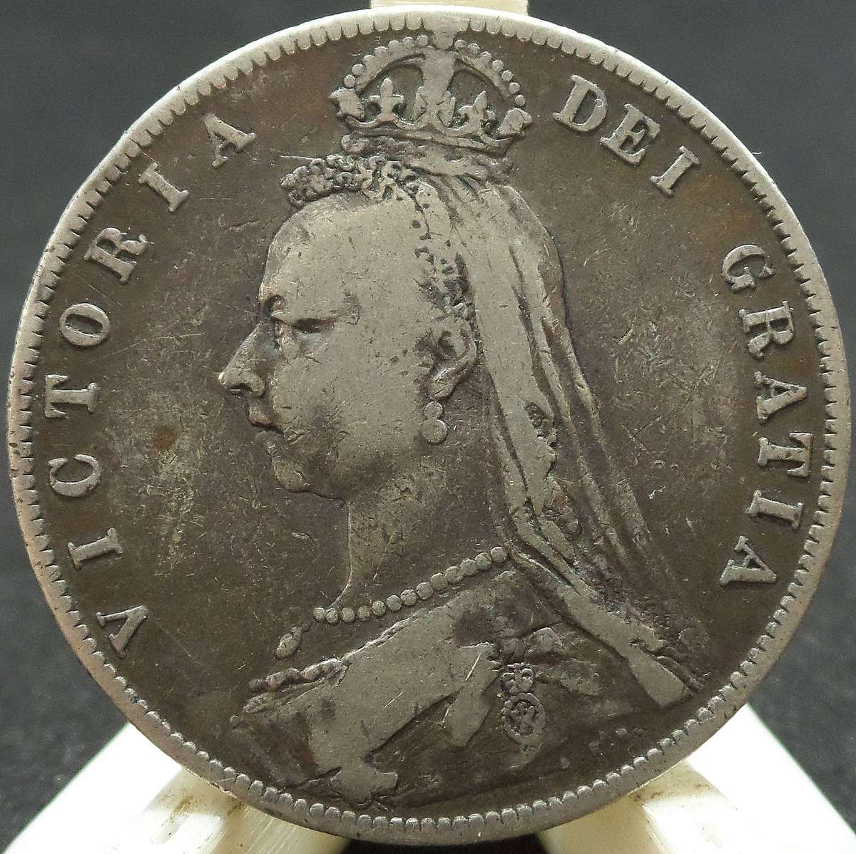 UK 2'6 Half Crown 1889