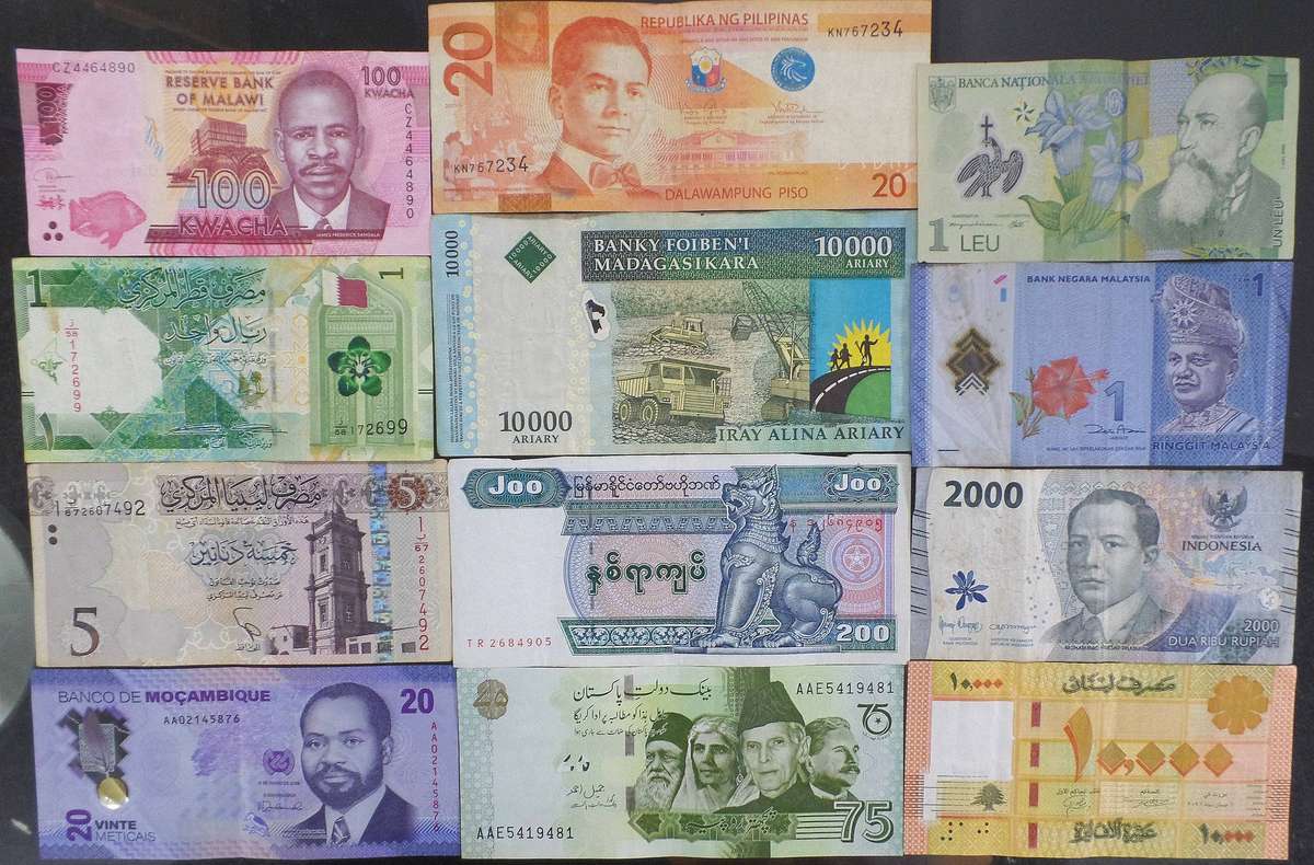 Lot of 12 International bank notes