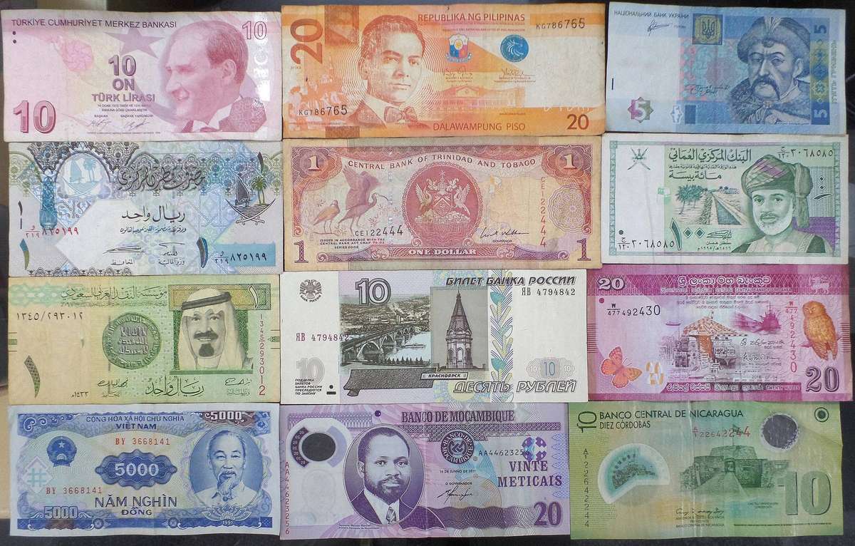Lot of 12 International bank notes