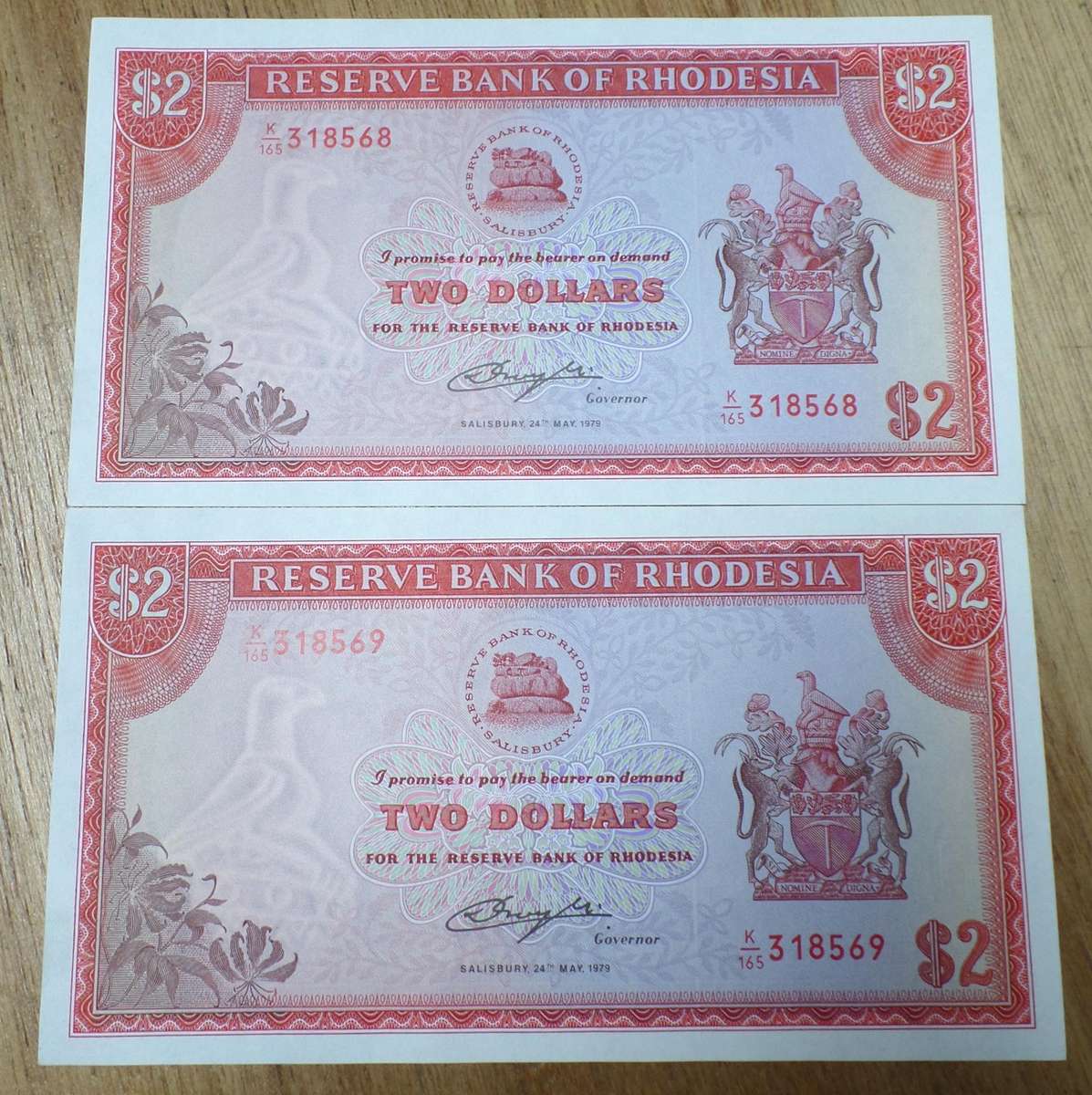 *R1 Auction* Pair of Rhodesia 2 Dollars 1979 - UNC condition