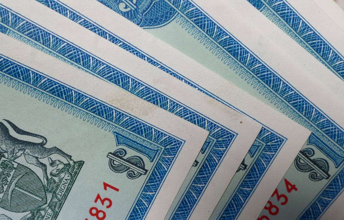 Rhodesia 1 Dollar 1978 - 7 in sequence - aUNC to UNC condition